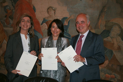 Avalmadrid y la Fundación Rafael del Pino establecen un programa de formación para emprendedores