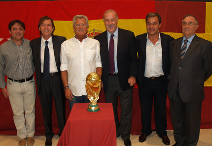 Vicente del Bosque y la Copa del Mundo de Fútbol visitan Navalcarnero