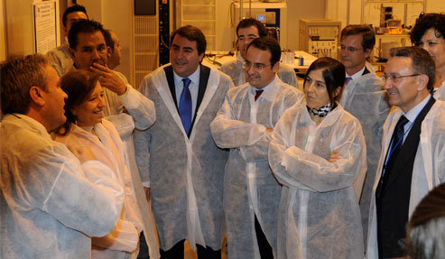 Ortiz visita IMDEA Energía, compañía que alberga el único simulador solar de España