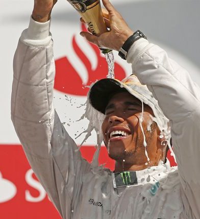 Hamilton reina en Silverstone y Alonso acaba sexto