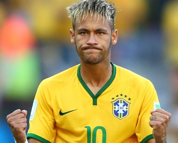 Neymar consigue retirar el último número de Playboy Brasil