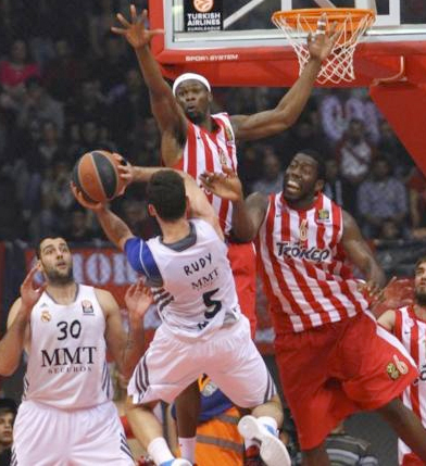 El Real Madrid da opciones al Olympiacos
