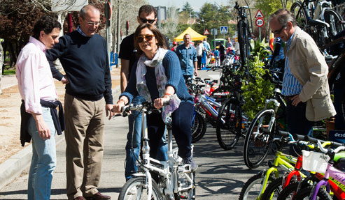 Adrados participó en las actividades de la jornada `Bici al Cubo´
