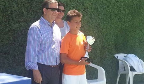 La Escuela Municipal de Tenis triunfa en el Memorial Mario Colmenar