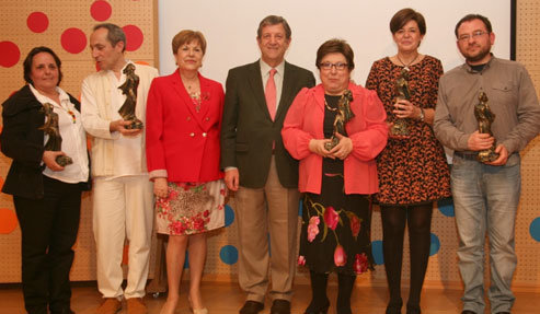 Mujeres y hombres que trabajan con los mayores, Premios Mujer 2014
