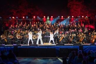 La 42ª edición de Veranos de la Villa se despide con un tributo a ABBA