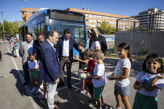 Más de 12.000 escolares aprenden a usar el autobús en Madrid con Educabús