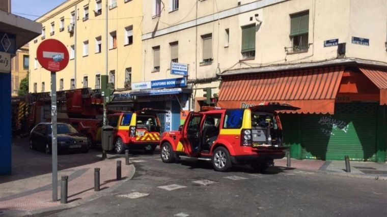 Una mujer y su hijo de tres años muy graves por un incendio en Puente de Vallecas