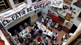 Absueltos 19 acusados de okupar en 2009 el edificio que fuera sede del Patio Maravillas