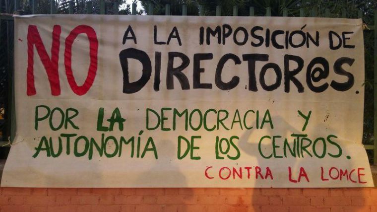 Padres de alumnos protestan por los nombramientos a dedo de directores