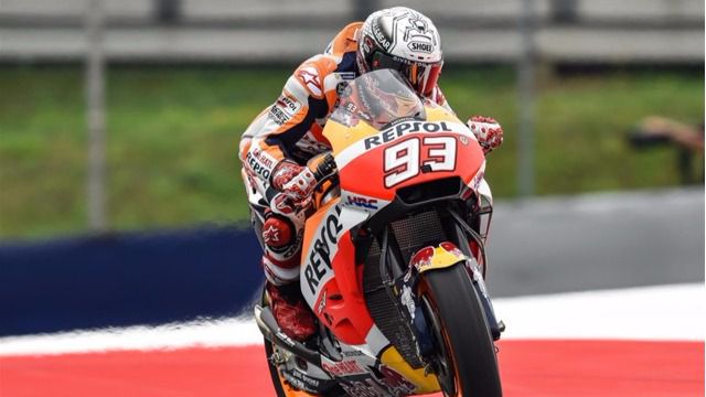 Un valiente Marc Márquez recupera el liderato de MotoGP bajo la lluvia