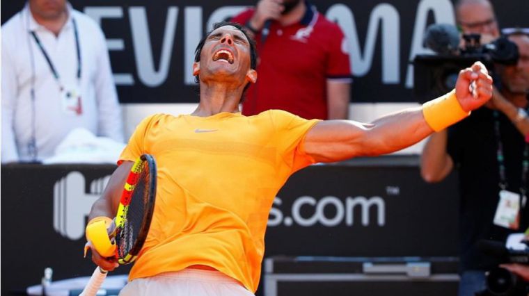 Nadal consigue con la lluvia vencer en Roma y volver al número 1