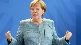 Merkel suspende la venta de armas a Riad
