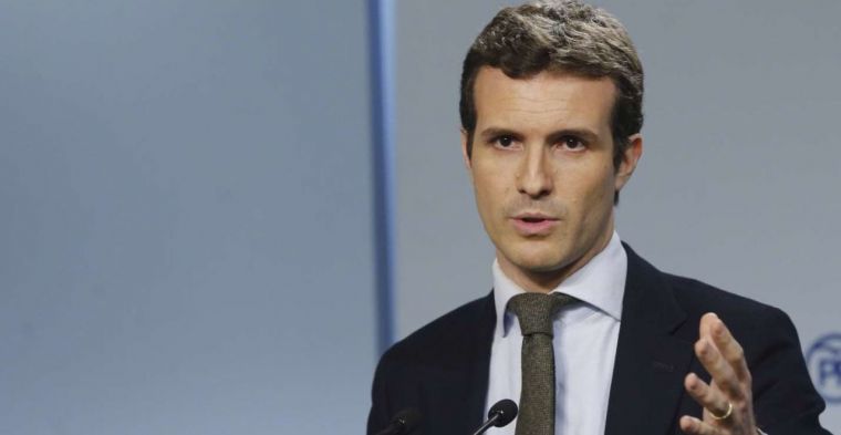 Casado convoca a toda la derecha a favor de la bandera