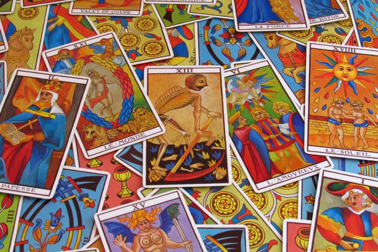 ¿Qué puedes esperar de un buen servicio de tarot por teléfono?