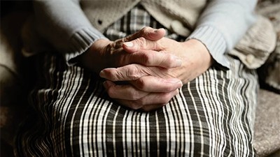 Convenio entre Móstoles y la Comunidad de Madrid para combatir la soledad no deseada