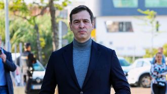 El tribunal excluye del juicio a David Sánchez el delito de aceptación de nombramiento ilegal por prescripción