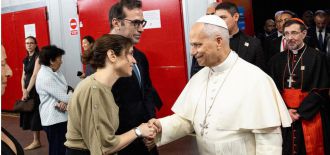 Díaz Ayuso participa en el encuentro cultural con el Papa León XIV en el Movistar Arena