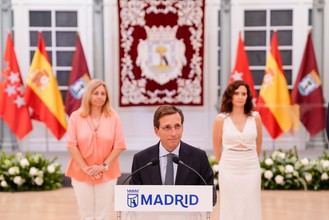 Almeida destaca el papel de los bomberos en las Fiestas de la Paloma