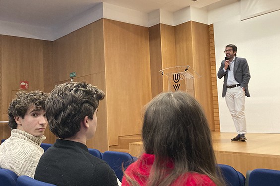 Cine-foro sobre el lobby en España en la Universidad Villanueva