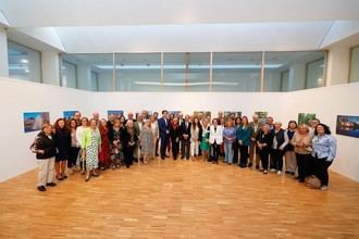 Inaugurada la exposición 'Dos ciudades, un vínculo' por el 20.º aniversario del hermanamiento con Le Vésinet