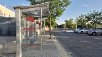 Renovación de paradas y marquesinas de autobús para mayor seguridad en Villanueva de la Cañada