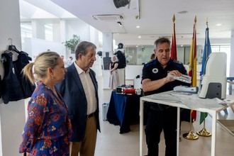 Exposición celebra 40 años de la Policía Local en Villanueva de la Cañada