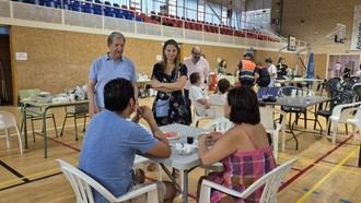 Evacuados por incendios son alojados en el polideportivo local