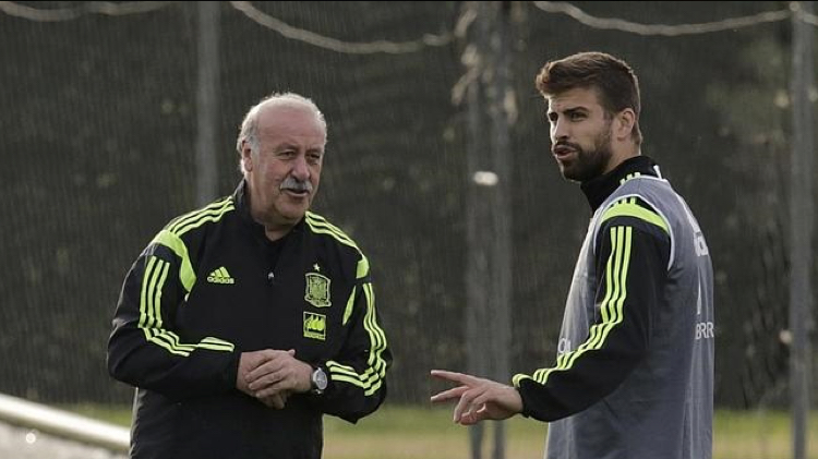 Del Bosque confía en que en Logroño no se repitan los pitos a Piqué