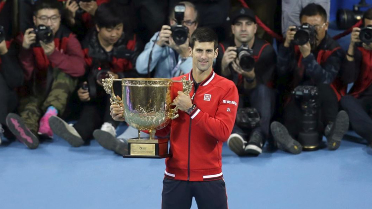 Djokovic arrolla a Nadal en Pekín