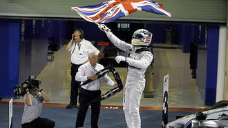 Hamilton vence y logra su segundo Mundial