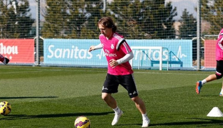 Modric vuelve a entrenarse con el grupo