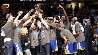 Los Warriors conquistan su primer anillo en cuarenta años