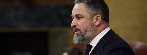 Abascal agita el avispero: Medidas contra 'la amenaza del islamismo', la 'invasión' de migrantes y prohibición del velo