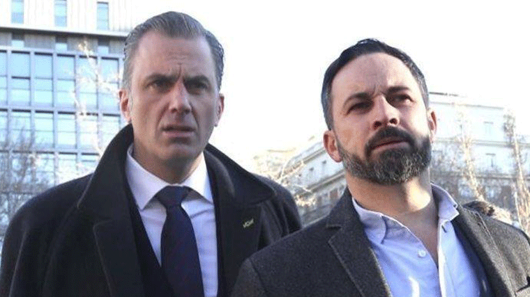 Abascal quita los galones a Ortega Smith y le relega a simple vocal, mientras coloca de `números dos´de Vox a Garriga