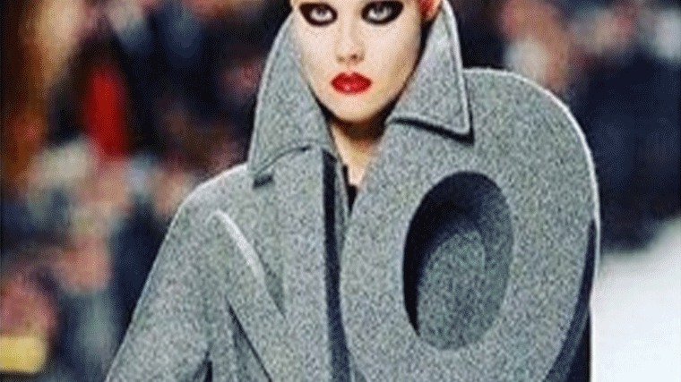 El PP se cuela en la Fashion Week de Madrid con el 'abrigo del `No´de Sánchez'