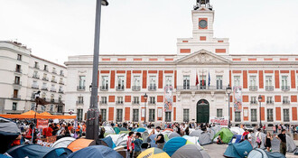 El TSJM rechaza el desalojo inmediato de la acampada de Sol solicitado por la Comunidad