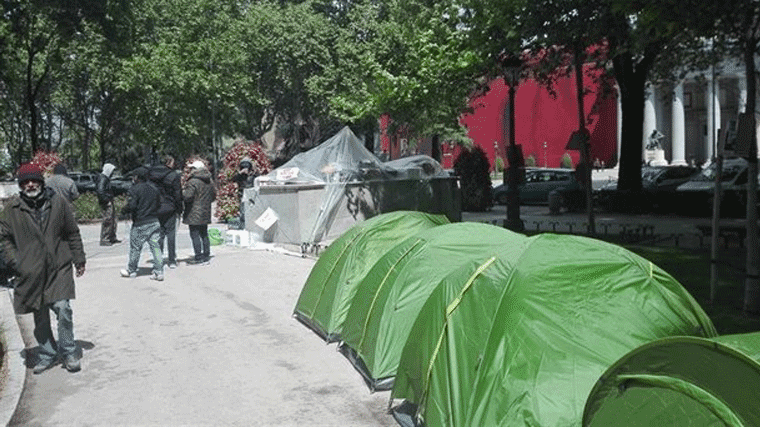 Almeida: Delegación y Ayuntamiento pondrán fin a la 'okupación ilegal' del Paseo del Prado