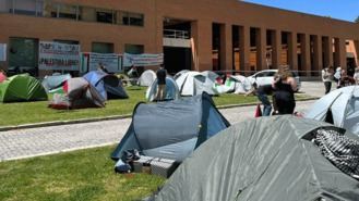 La acampada por Palestina vuelve a instalarse en la UCM: 