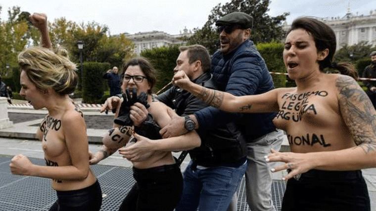Activistas de Femen ante el juez por una querella de Falange