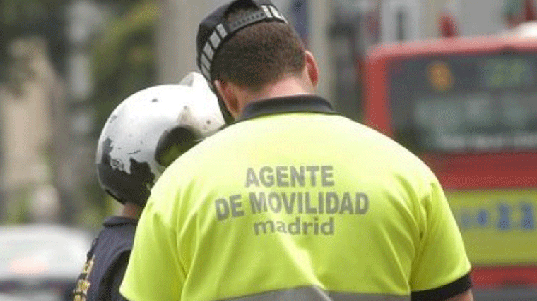 Agentes de Movilidad de la Unidad de Centro denuncian que llevan meses trabajando 'sin agua ni climatización'