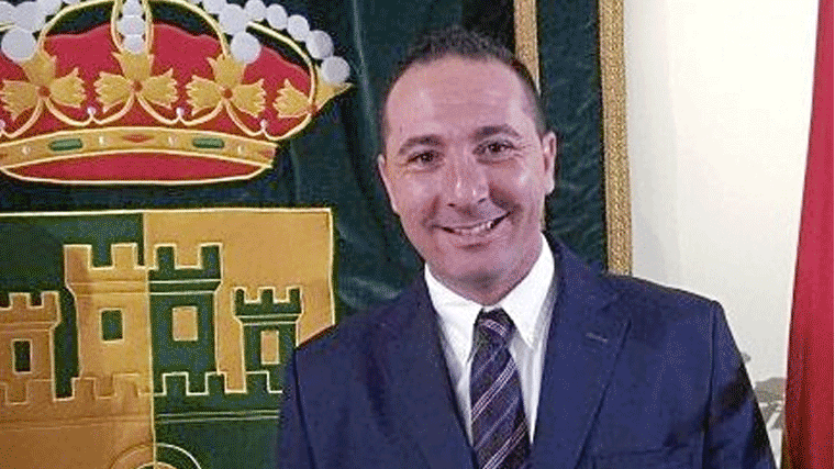 El alcalde de Serranillos da positivo en un control de alcoholemia