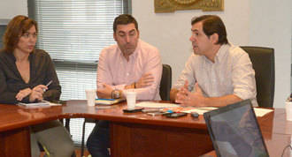 Cross declara un sueldo de 59.000 €, dos coches y una moto