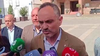 El alcalde de Móstoles descarta dimitir tras la admisión de la querella por acoso y el PP cierra filas con él