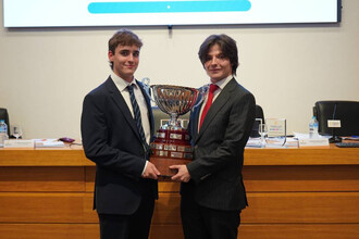 Moreno y López vencen en el Trofeo Rector de Debate