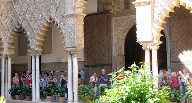 La Alhambra mantiene activados los protocolos de seguridad tras los atentados en Francia 