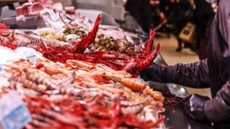 Los precios de los alimentos navideños se disparan un 12,3%, impulsados por percebes, almejas y merluza
