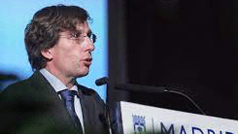 Almeida culpa al Gobierno central de imputar a la capital en un solo año el déficit de tres