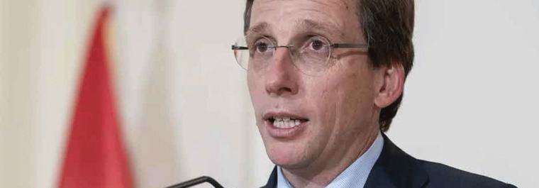 Almeida reconoce que es 'complicado entenderse con Vox', un partido que 'se identifica con Trump'
