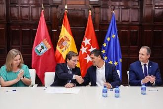 Almeida firma nuevo convenio laboral para mejorar condiciones de la Policía Municipal